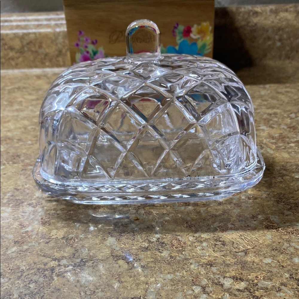 Crystal Clear Glass Butter Dish - Picture 2 of 12